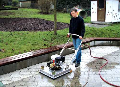 Pflasterreinigungsmaschine mieten leihen